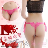 《AIMEI GIAREN》柔媚攻勢！愛心造型網格柔紗綁帶丁字褲﹝玫紅﹞