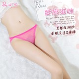 《AIMEI GIAREN》愛戀滋味！菱格紋網紗蕾絲滾邊三角褲﹝玫紅﹞